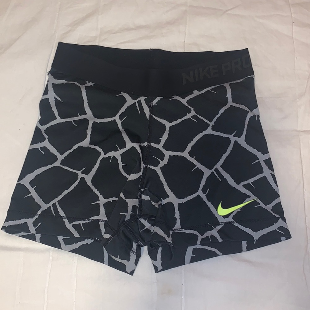 Black patterned Nike pro spandex
